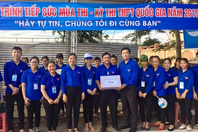 Tỉnh đoàn Hà Tĩnh đã thành lập 08 đoàn công tác trực tiếp đến thăm, tặng quà, cũng như kiểm tra công tác tổ chức hoạt động của các đội tình nguyện ở các đơn vị trong toàn tỉnh.