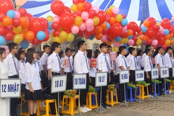 Và như vậy là còn khoảng 6% nhóm đối tượng HSSV chưa tham gia BHYT, chiếm gần một triệu HSSV ( Ảnh: Báo điện tử Đảng Cộng Sản Việt Nam)