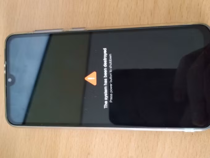 Xiaomi Mi 9 SE biến thành 
