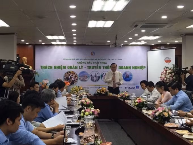 Quang cảnh Diễn đàn chống rác thải nhựa. Ảnh: Lê Minh