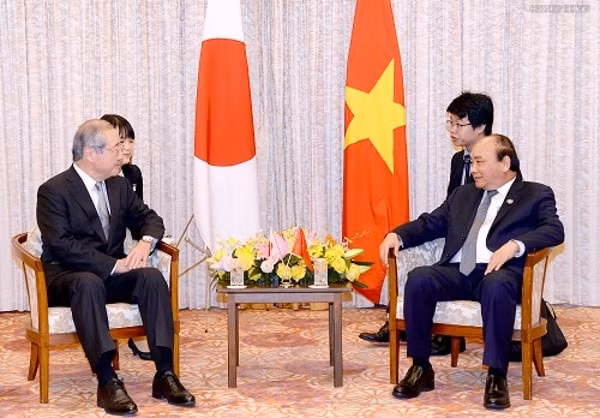 Thủ tướng tiếp Chủ tịch Tập đoàn tài chính SMBC Koichi Miyata. Ảnh: VGP