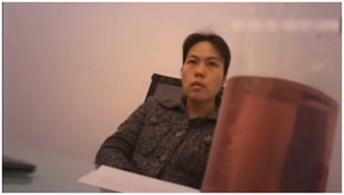 Những hình ảnh trong phóng sự được ghi lại bằng các camera giấu kín.