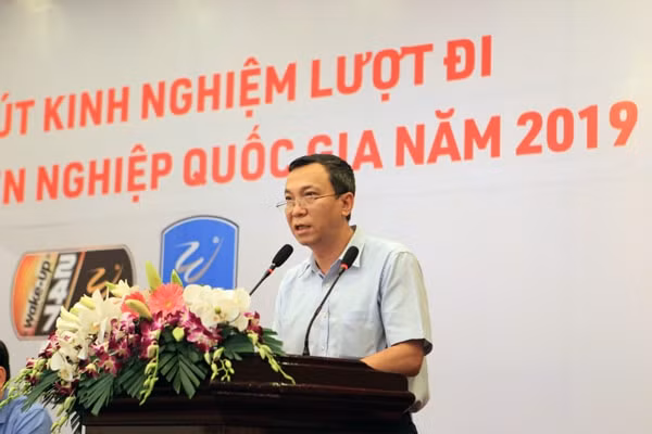 Phó Chủ tịch Thường trực VFF Trần Quốc Tuấn phát biểu tại Hội nghị. Ảnh: VFF