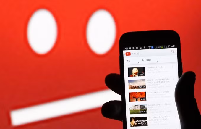 Bộ lọc chưa hiệu quả của Youtube tạo ra nhiều kẽ hở để người sử dụng đăng tải nội dung vi phạm núp dưới những tiêu đề, chuyên mục không vi phạm.