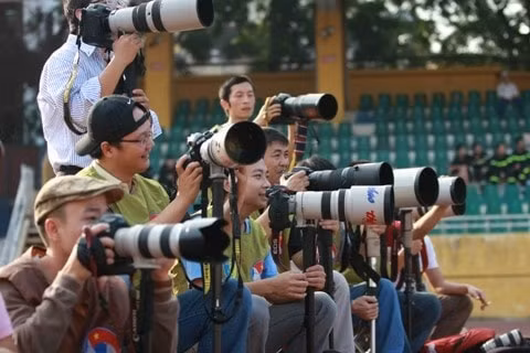 Phóng viên tác nghiệp. Ảnh: TL