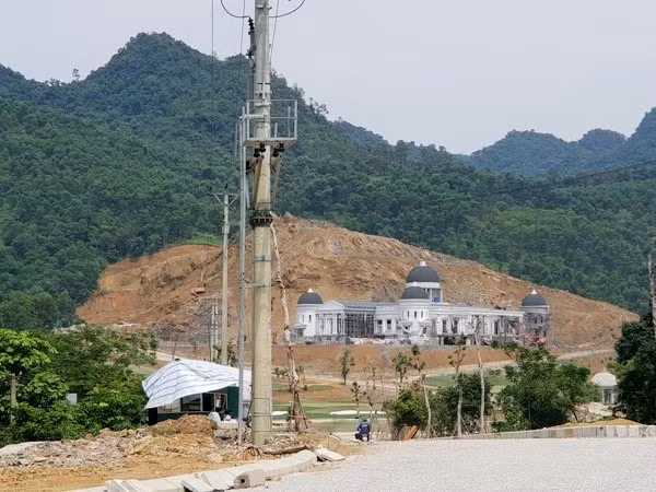 Nhiều hạng mục đã xây dựng hoàn thiện và đi vào hoạt động. Ảnh: HL