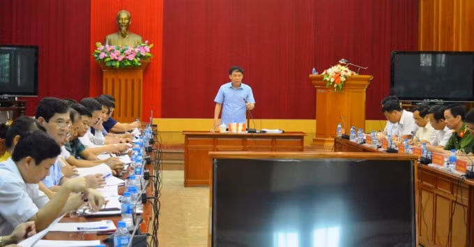 Lãnh đạo UBND tỉnh Yên Bái tổ chức buổi làm việc với các ngành thành viên Hội đồng thẩm định xét, công nhận xã đạt chuẩn nông thôn mới của tỉnh nhằm đánh giá kết quả thực hiện nhiệm vụ xây dựng huyện Trấn Yên đạt chuẩn nông thôn mới đến tháng 5/2019.