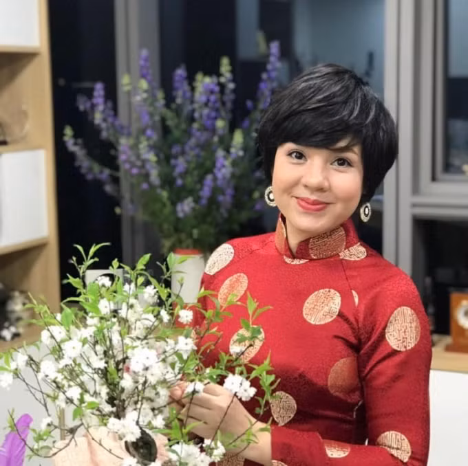 Nhà báo Diễm Quỳnh.