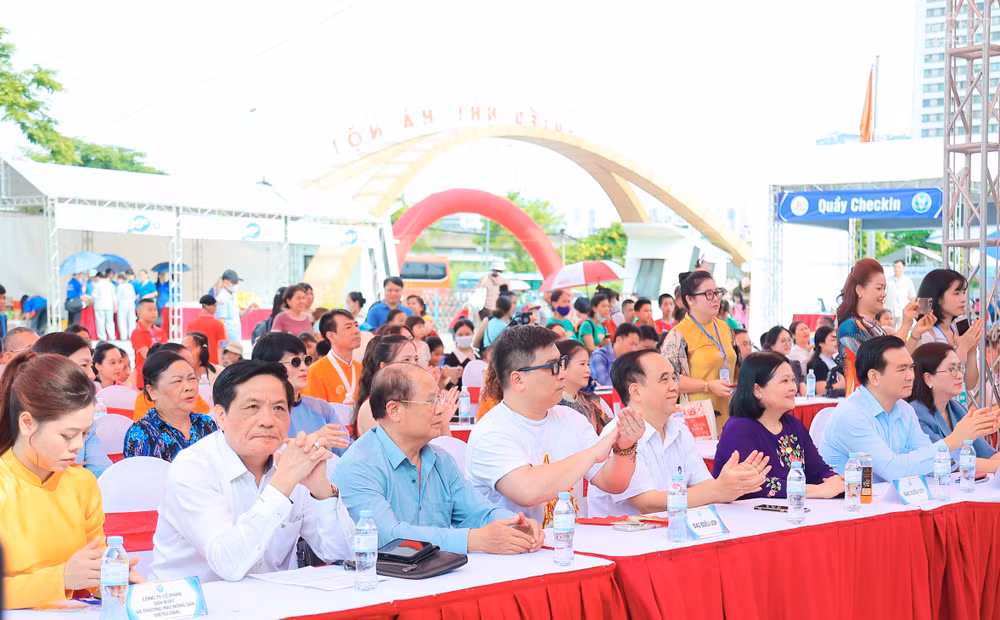 clo_tr_cce01436-9708-4308-9624-284bfae7f3a6-1-201-a.jpg