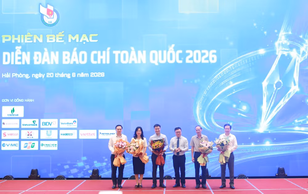 z7957447393565-12b5a5f5a3d6dfeebc9a6ecce3ba52b4.jpg