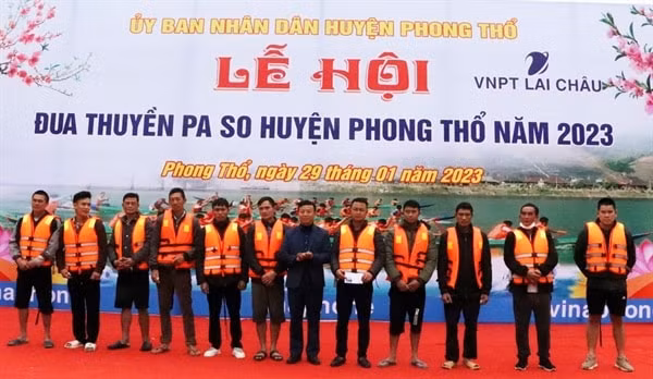 hang nghin nguoi tham du le hoi dua thuyen pa so o phong tho hinh 4
