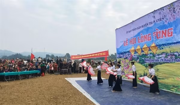 le hoi lung tung phong tuc dep cua nguoi thai o than uyen hinh 1