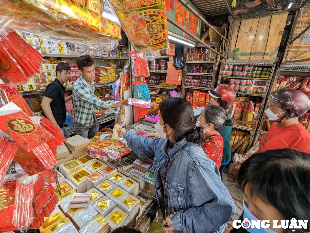 nhon nhip mua sam ngay via than tai o thu phu vang ma cua tphcm hinh 2