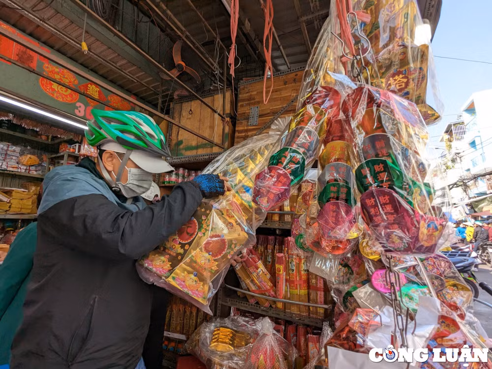 nhon nhip mua sam ngay via than tai o thu phu vang ma cua tphcm hinh 11