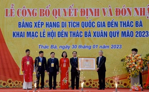 den thac ba don nhan bang xep hang di tich quoc gia va khai mac le hoi thac ba nam 2023 hinh 1