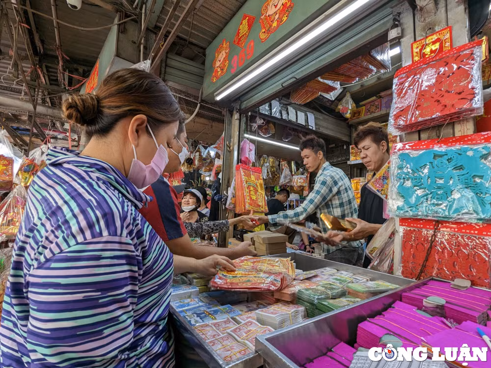 nhon nhip mua sam ngay via than tai o thu phu vang ma cua tphcm hinh 5