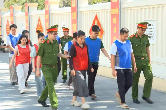Thanh Hóa: Triệt phá đường dây buôn lậu hơn 28.000 viên kim cương xuyên quốc gia