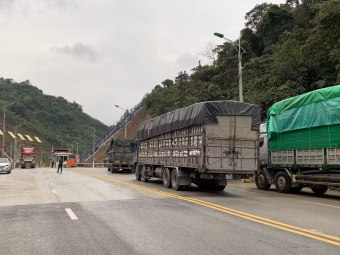 Cửa khẩu Tân Thanh thay đổi giờ thông quan với cửa khầu Pò Chài. Ảnh: Dương Lâm
