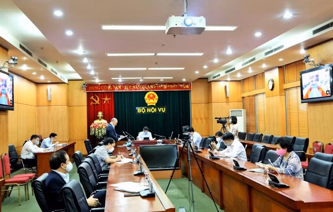 Bộ Nội vụ họp trực tuyến Ban Chỉ đạo đánh giá công tác phòng, chống dịch COVID-19
