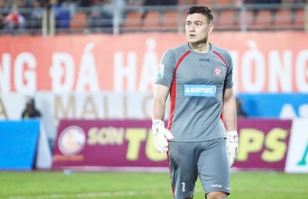 Muangthong United bác bỏ lời đồn thổi về việc bán Đặng Văn Lâm. Ảnh: TL