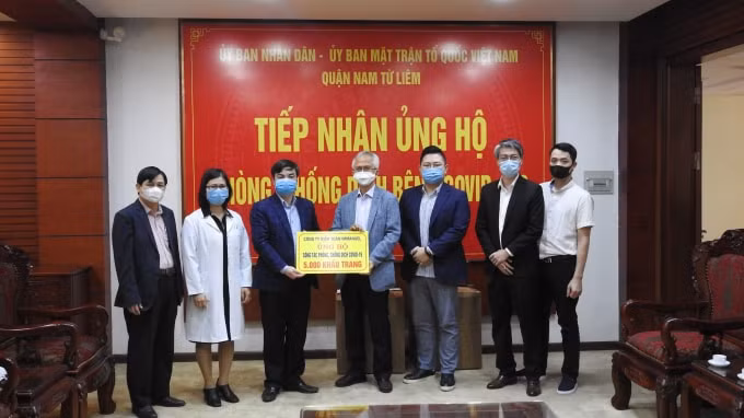 Công ty Kiểm toán Immanuel trao tặng 5.000 chiếc khẩu trang y tế chung tay phòng, chống dịch COVID- 19.