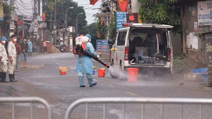 Ghi nhận thêm 2 ca mắc Covid-19 có liên quan tới ổ dịch Hạ Lôi. Ảnh TL.