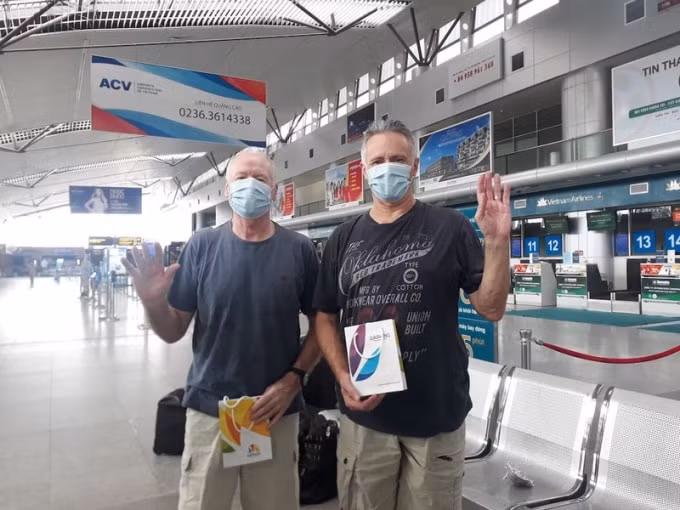 2 bệnh nhân người Anh ở Đà Nẵng nhiễm Covid-19 về nước trong đó có một người là ca bệnh số 22. Ảnh TL.