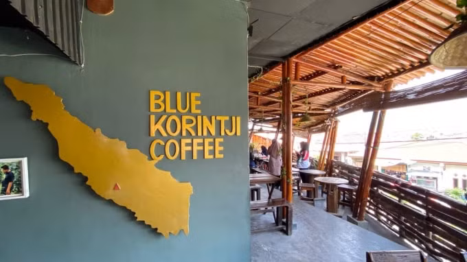 Lembah Kerinci Developindo điều hành sáu cửa hàng Blue Korintji Coffee ở Indonesia
