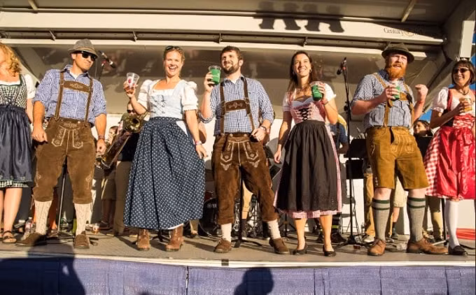 trang-phuc-oktoberfest