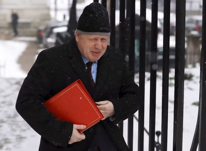 Chính phủ của thủ tướng Boris Johnson cân nhắc gia hạn lệnh phong tỏa thêm 3 tuần nhằm ngăn chặn sự lây lan của virus Corona