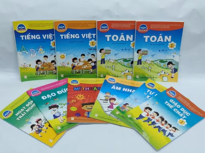 Theo dự thảo, tại một tỉnh thì ở mỗi khối lớp, một môn học chỉ lựa chọn một sách giáo khoa (ảnh minh họa - TL).