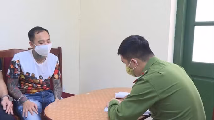 Đối tượng Quách Xuân Hải tại cơ quan điều tra.
