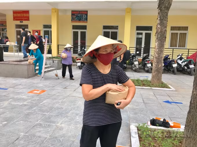 Nhiều lao động nghèo bày tỏ sự vui mừng, xúc động và gửi lời cảm ơn tới những người thực hiện chương trình ý nghĩa này
