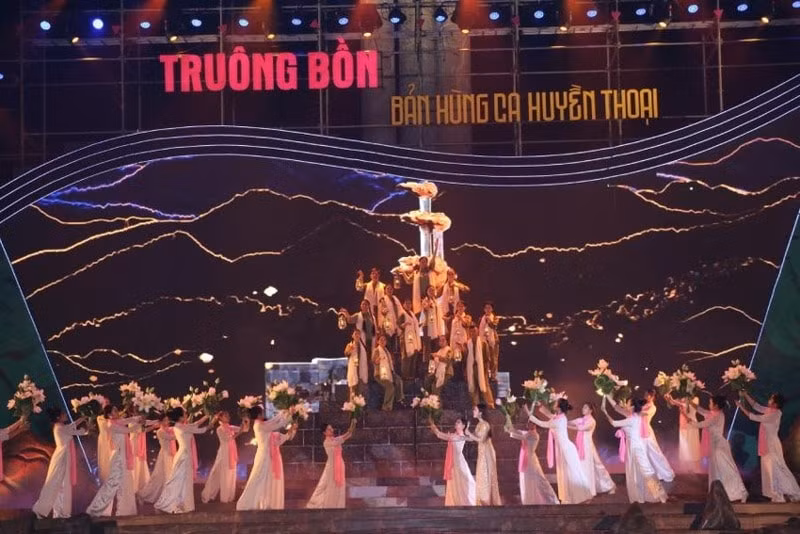 xuc dong tu hao chuong trinh nghe thuat truong bon ban hung ca huyen thoai hinh 4