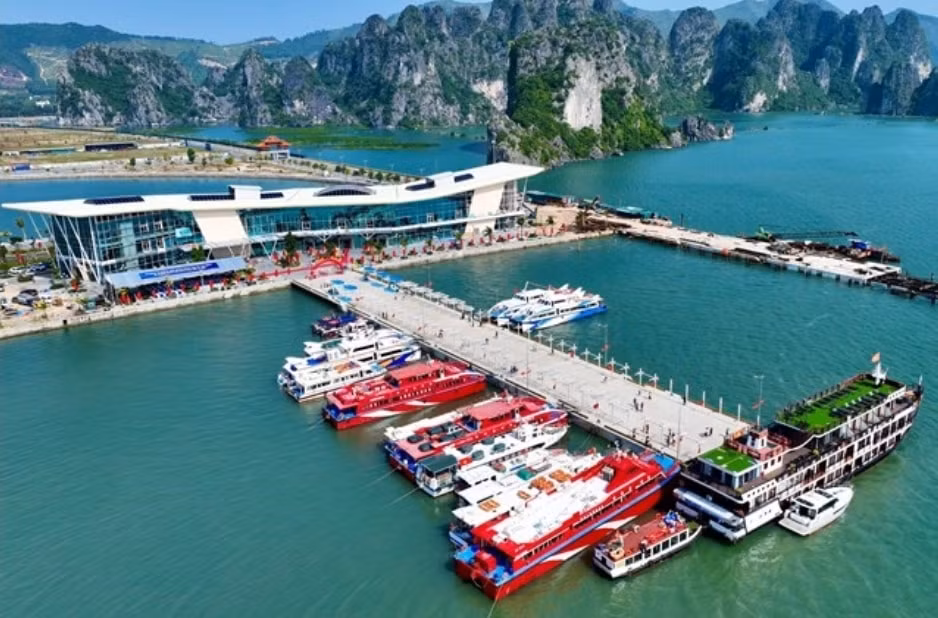 quang ninh khanh thanh cang quoc te ao tien va truc chinh khu do thi cai rong hinh 2