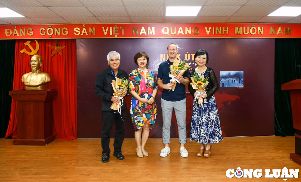 bao tang bao chi viet nam to chuc cuoc gap go giua nhiep anh gia nick ut va em be napalm hinh 3