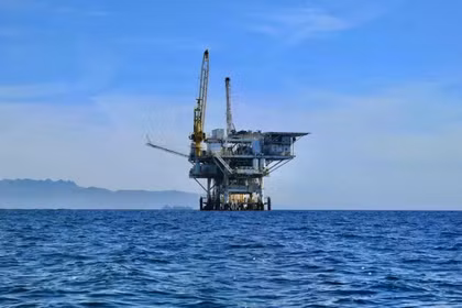 Căng thẳng Mỹ - Iran đẩy giá dầu tăng hơn 3%