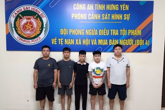 Hưng Yên: Khởi tố 5 bị can trong đường dây mua bán trái phép hơn 100 tài khoản ngân hàng