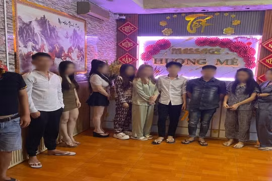 Tây Ninh: Triệt xóa 2 cơ sở massage chứa mại dâm, bắt quả tang 5 cặp nam nữ mua bán dâm