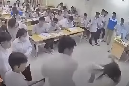 Làm rõ nguyên nhân nam sinh đấm cô giáo ngay trong lớp học ở Hà Nội