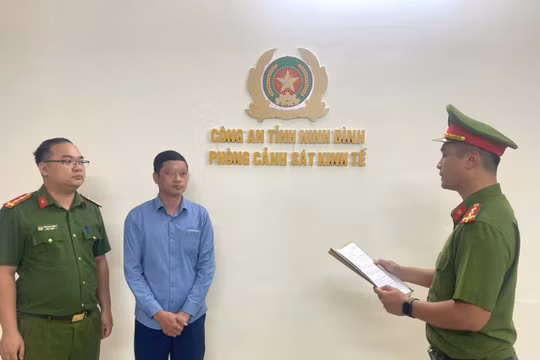 Khởi tố nguyên cán bộ xã chiếm đoạt tiền từ thiện hỗ trợ người dân bị thiên tai