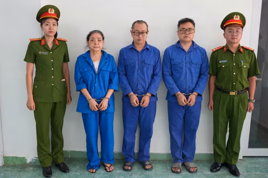 Nhóm đối tượng in, phát hành 21.000 quyển sách trái phép