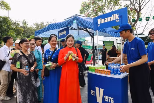 Vinamilk hỗ trợ 40.000 sản phẩm dinh dưỡng cho chương trình "Tổ quốc bình yên"