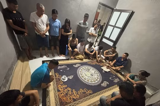 Triệt phá sới bạc "boongke", tạm giữ 21 đối tượng tại Bắc Ninh