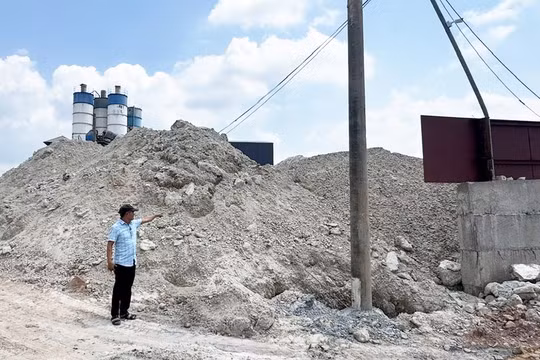 Khởi tố giám đốc doanh nghiệp đổ hơn 650 tấn chất thải nguy hại ra môi trường