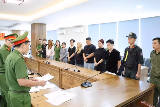 Đà Nẵng: Khởi tố 7 bị can liên quan hoạt động buôn bán khí cười tại quán Saga