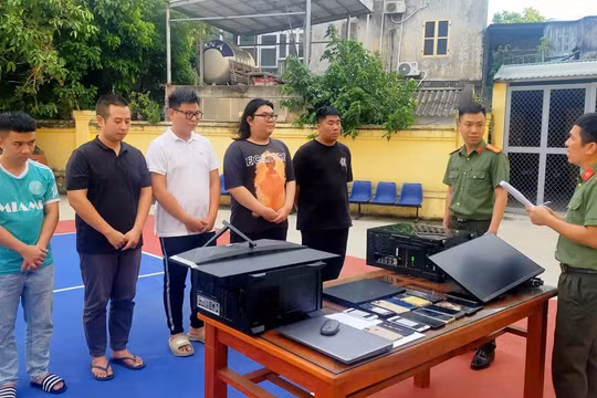 Thanh Hóa: Khởi tố 8 bị can trong đường dây mua bán hơn 1.000 tài khoản ngân hàng