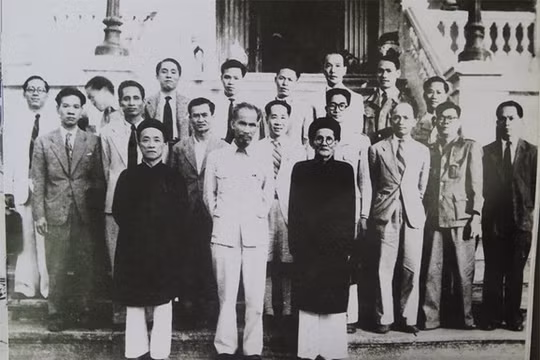 Chủ tịch Hồ Chí Minh và cụ Huỳnh Thúc Kháng: Sự gặp gỡ của hai nhân cách lớn, luôn một lòng vì nước, vì dân