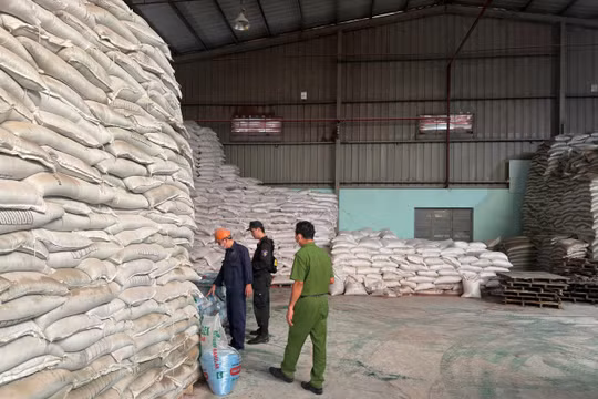 Nhóm đối tượng lập doanh nghiệp để sản xuất phân bón giả mạo nhãn hiệu nổi tiếng