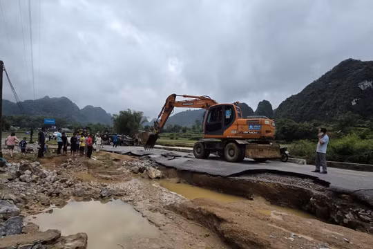 Cao Bằng: Huy động các ngành chức năng cùng người dân nỗ lực khắc phục hậu quả sau lũ